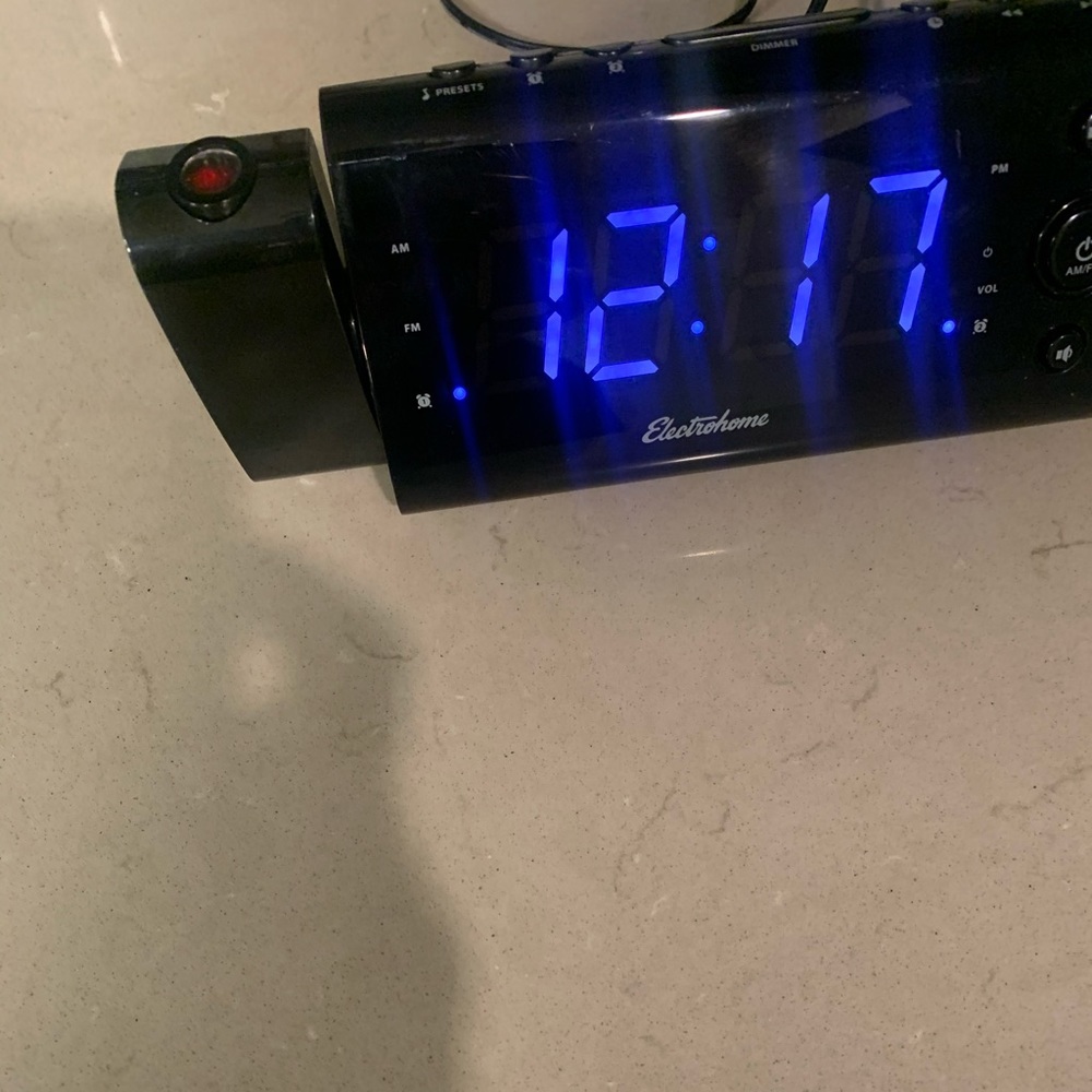 Electrohome Projection alarm clock radio!